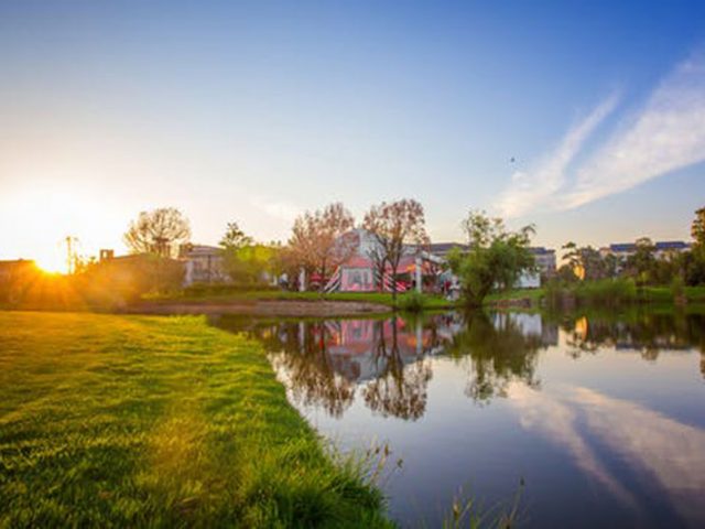 Rediscover Aurora: Why choose to live in Aurora?  This is why!