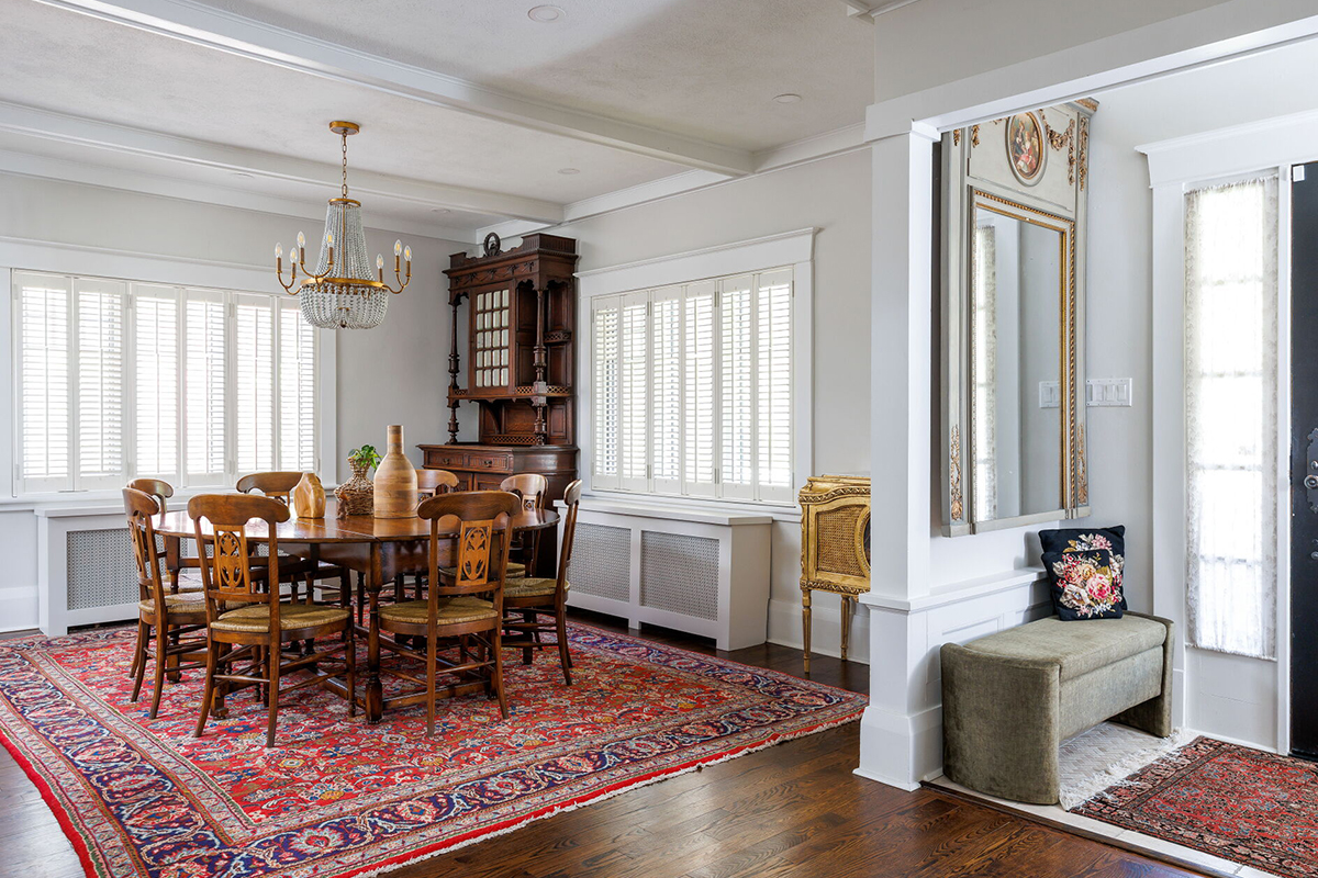 Dinning room and front entry of 41 Kennedy Street W