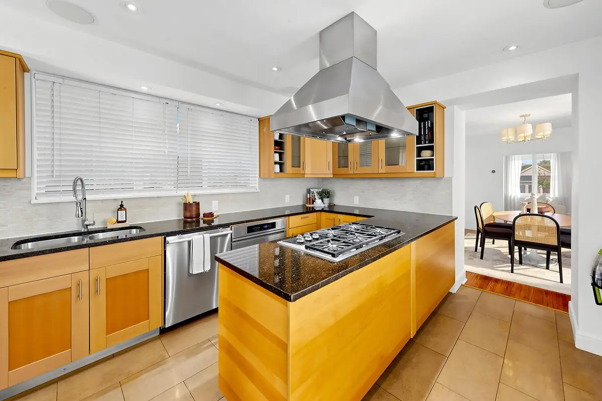 Kitcehn - 105 Barker Avenue, Toronto, ON
