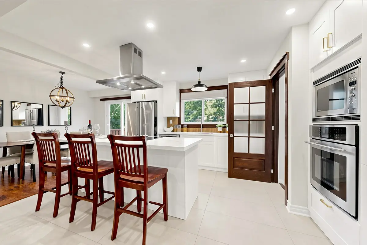 https://shirriffwells.com/wp-content/uploads/2026/10/12-Sir-Pellias-Ter_Kitchen_SLIDE.webp