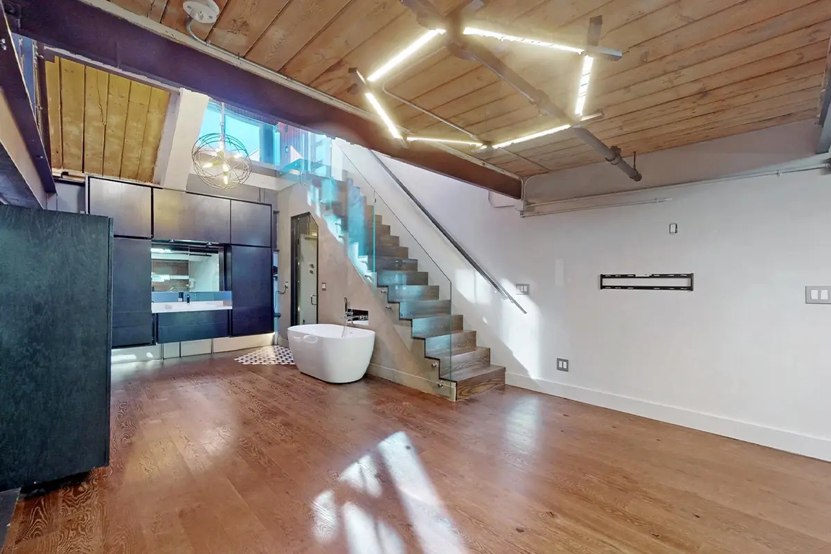124-326 Carlaw Ave, Toronto - Primary bedroom space.