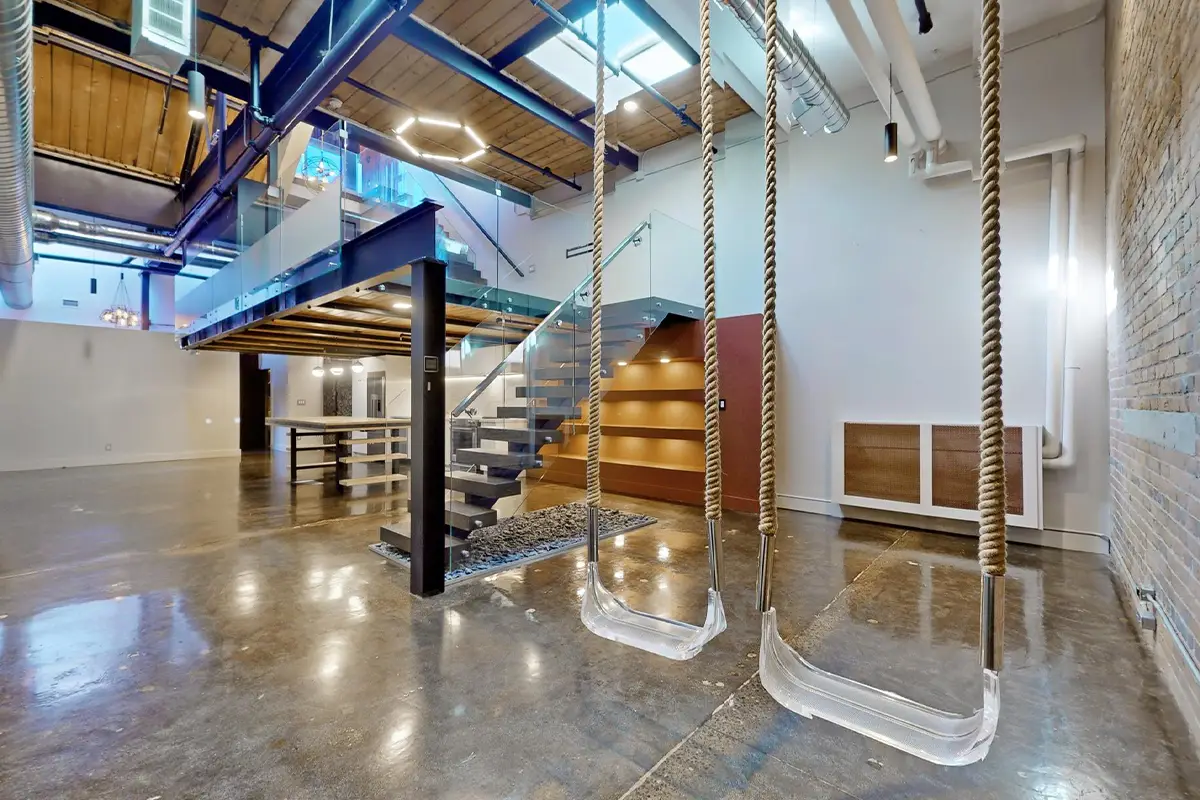 124-326 Carlaw Ave, Toronto - Swings built into the living space.